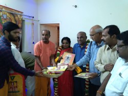 Sri Muralidhara Swamigal Invites Telugana Governor