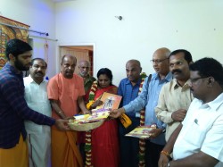 Sri Muralidhara Swamigal Invites Telugana Governor